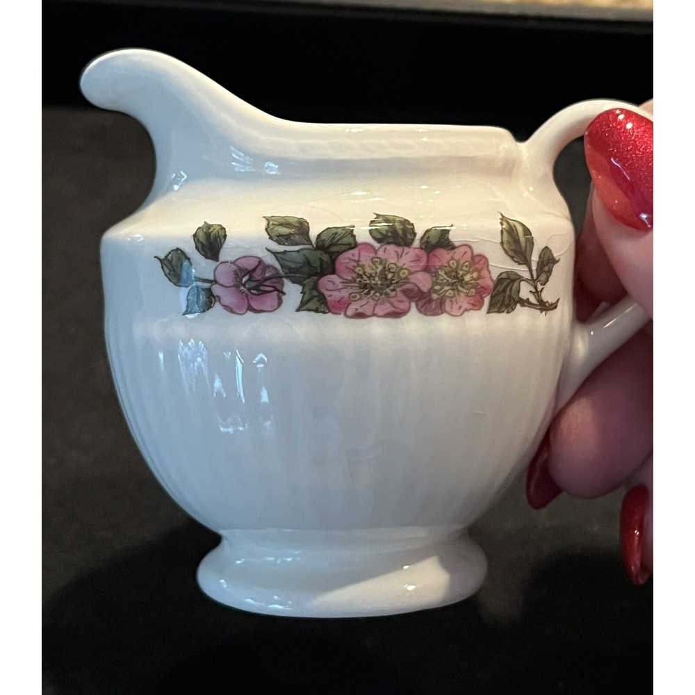 RARE Wedgewood Of Etruria & Barlaston Briar Rose Open‎ Sugar Creamer & 4 Cups - Picture 6 of 8